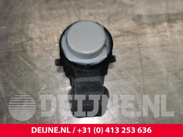 Begagnade Parkeringssensor Tesla Model S 70D Pris € 60,50 Inklusive moms erbjuds av van Deijne Onderdelen Uden B.V.