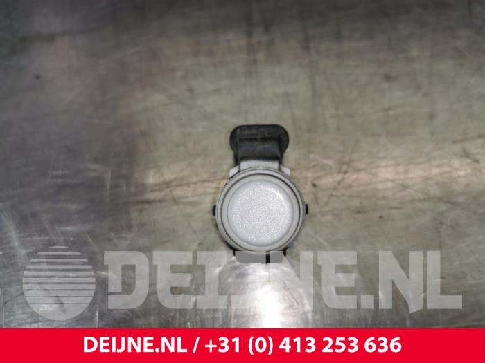 Usados Sensor PDC Tesla Model S 70D Precio € 60,50 IVA incluido ofrecido por van Deijne Onderdelen Uden B.V.