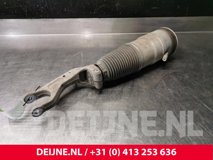Begagnade Luftfjäder Tesla Model S 70D Pris € 350,90 Inklusive moms erbjuds av van Deijne Onderdelen Uden B.V.