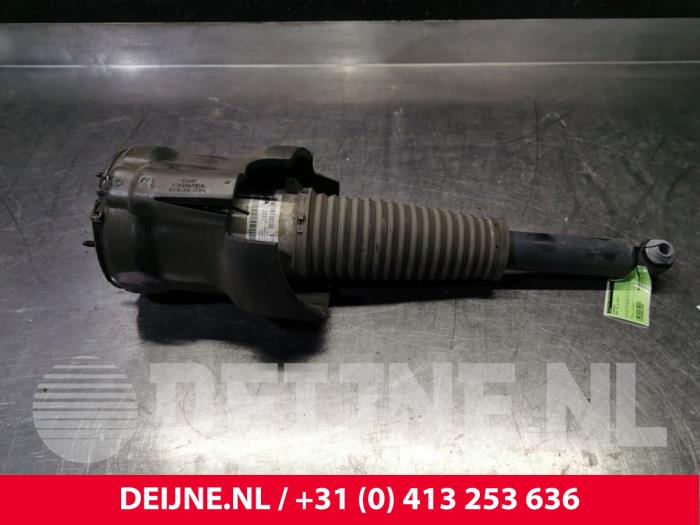 Używane Miech Audi S8 (D4) 4.0 Plus V8 TFSI 32V Cena € 350,00 Procedura marży oferowane przez van Deijne Onderdelen Uden B.V.