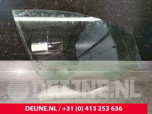 Używane Szyba drzwi prawych przednich wersja 4-drzwiowa Opel Astra K 1.0 Turbo 12V Cena € 30,00 Procedura marży oferowane przez van Deijne Onderdelen Uden B.V.