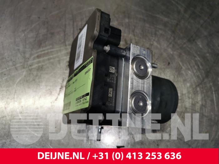 Begagnade ABS-pump Ford Transit 2.0 TDCi 16V Pris € 121,00 Inklusive moms erbjuds av van Deijne Onderdelen Uden B.V.