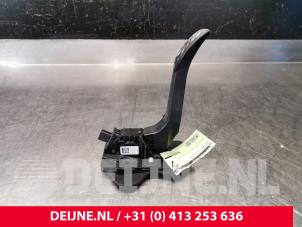 Used Accelerator pedal Ford Transit 2.0 TDCi 16V Price € 30,25 Inclusive VAT offered by van Deijne Onderdelen Uden B.V.