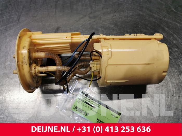 Usagé Pompe d'injection Volkswagen Crafter 2.5 TDI 30/35/50 Prix € 90,75 Prix TTC proposé par van Deijne Onderdelen Uden B.V.