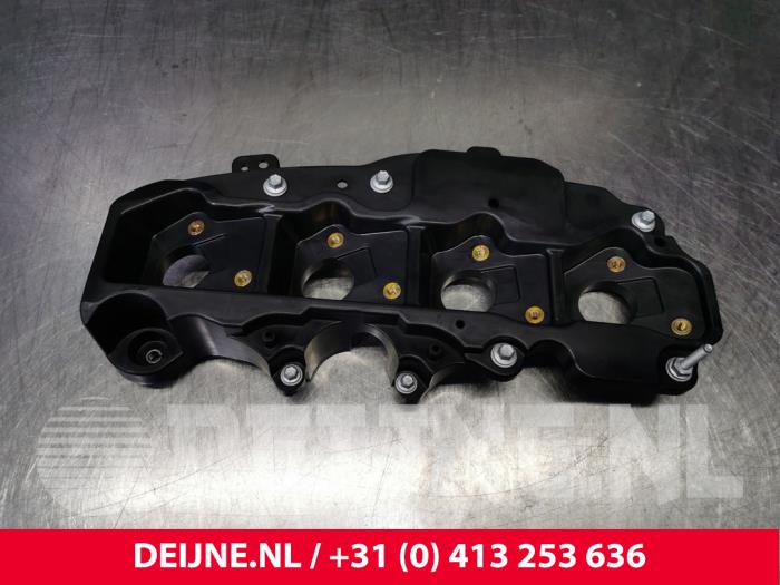 Rocker cover Volvo V40 1.6 T2 GTDi 16V 31401636 B4164T4