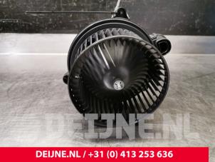 Usados Motor de ventilador de calefactor Ford Transit 2.0 TDCi 16V Precio € 60,50 IVA incluido ofrecido por van Deijne Onderdelen Uden B.V.
