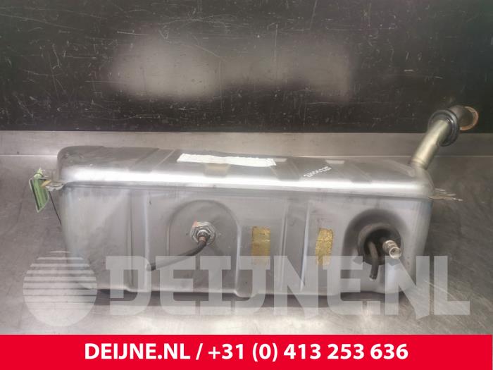 Używane Zbiornik Mercedes E (W210) 2.2 E-220 CDI 16V Cena € 80,00 Procedura marży oferowane przez van Deijne Onderdelen Uden B.V.