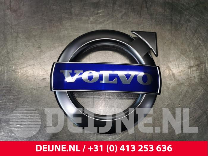 Emblema de un Volvo XC60 2016