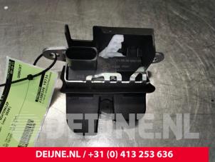 Używane Mechanizm zamka tylnej klapy Volkswagen Golf VIII (CD1) 2.0 GTI 16V Cena € 14,00 Procedura marży oferowane przez van Deijne Onderdelen Uden B.V.