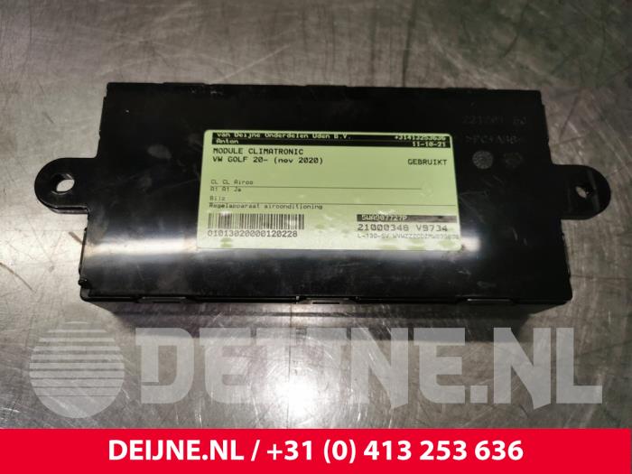Module climatronic from a Volkswagen Golf VIII (CD1) 2.0 GTI 16V 2020