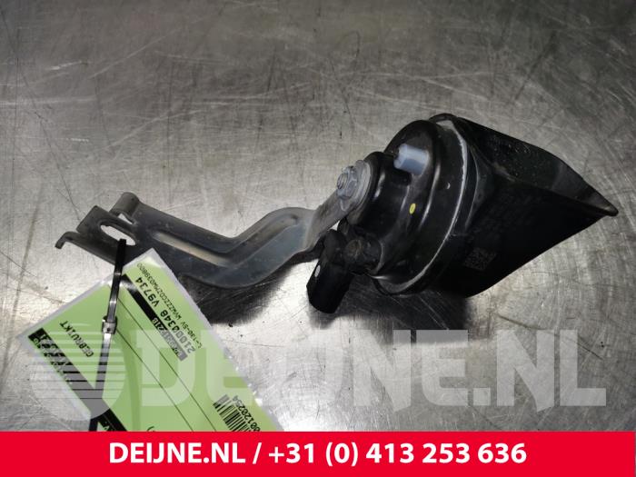 Horn from a Volkswagen Golf VIII (CD1) 2.0 GTI 16V 2020
