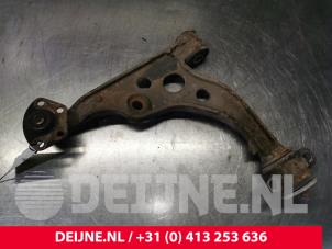 Used Front lower wishbone, right Peugeot Boxer (230L) 2.5TD di 270C 12V Price € 48,40 Inclusive VAT offered by van Deijne Onderdelen Uden B.V.