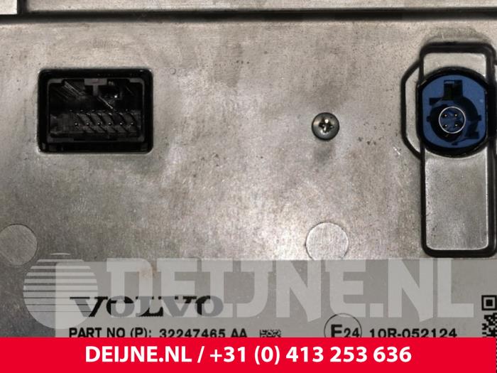 Wyswietlacz jednostki multimedialnej z Volvo XC40 (XZ) 1.5 T3 12V 2018