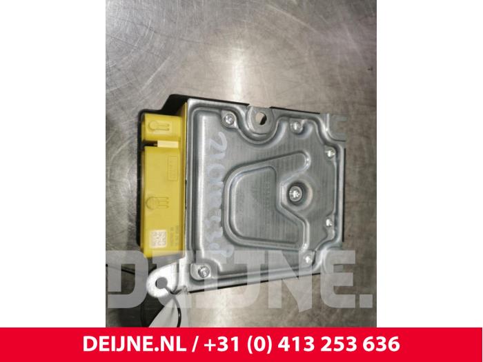 Airbag Module from a Porsche Taycan (Y1A) 4S 2021