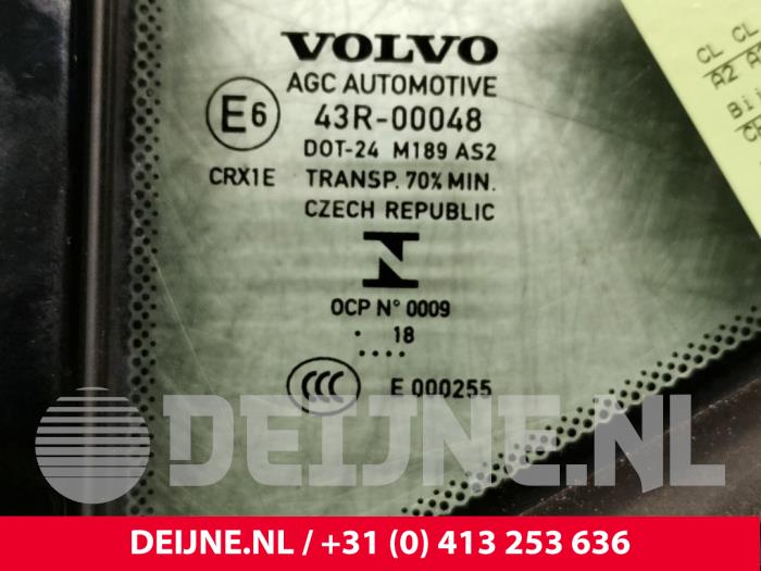Trójkatna szyba lewy tyl z Volvo XC40 (XZ) 1.5 T3 12V 2018