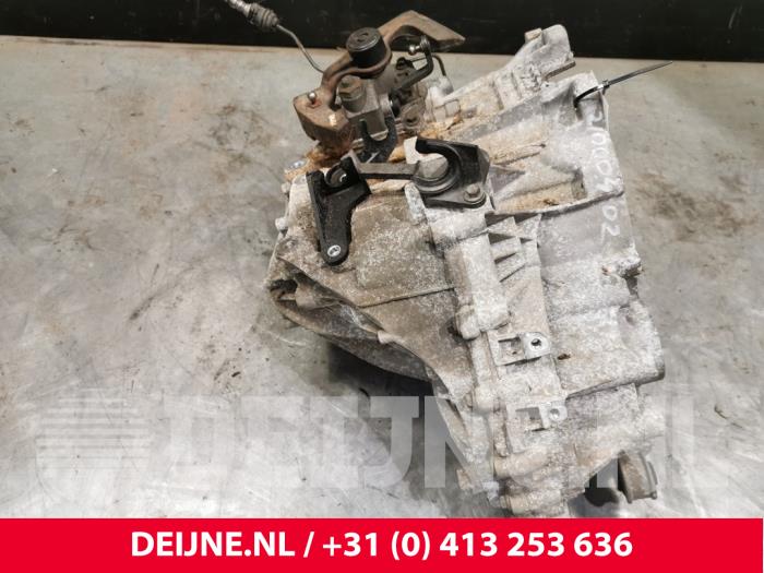 Gearbox from a Volvo V60 I (FW/GW) 2.0 D2 16V 2017