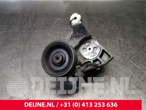 Usagé Pompe de direction Iveco New Daily VI 33.210, 35.210 Prix € 60,50 Prix TTC proposé par van Deijne Onderdelen Uden B.V.