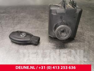Używane Stacyjka + Kluczyk Mercedes Vito (447.6) 2.2 119 CDI 16V BlueTEC Cena € 242,00 Z VAT oferowane przez van Deijne Onderdelen Uden B.V.