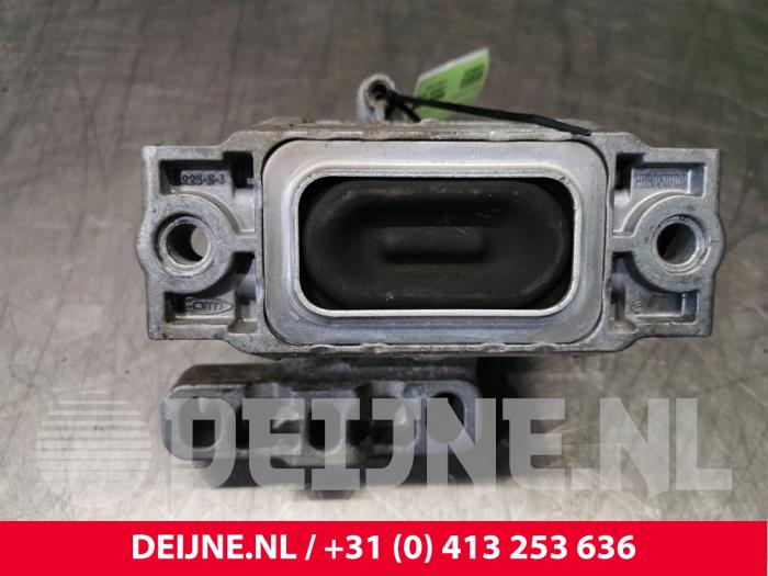 Used Engine mount Volkswagen Caddy III (2KA,2KH,2CA,2CH) 2.0 TDI 16V 4Motion Price € 84,70 Inclusive VAT offered by van Deijne Onderdelen Uden B.V.
