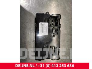 Usados Ordenador calefacción Porsche Taycan (Y1A) 4S Precio € 211,75 IVA incluido ofrecido por van Deijne Onderdelen Uden B.V.