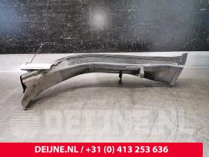 Używane Przewód powietrzny Porsche Taycan (Y1A) 4S Cena € 36,30 Z VAT oferowane przez van Deijne Onderdelen Uden B.V.