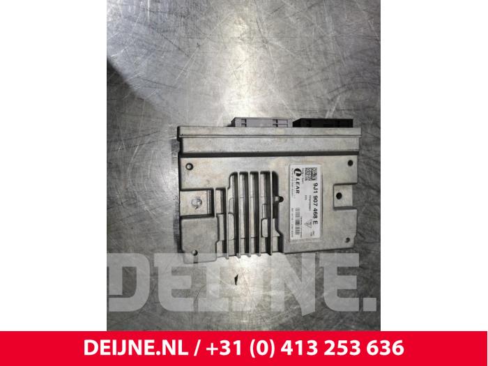 Begagnade Gateway-modul Porsche Taycan (Y1A) 4S Pris € 326,70 Inklusive moms erbjuds av van Deijne Onderdelen Uden B.V.