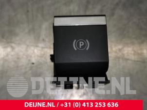 Usados Interruptor de freno de mano Peugeot Partner (EF/EU) 1.5 BlueHDi 100 Precio € 30,25 IVA incluido ofrecido por van Deijne Onderdelen Uden B.V.