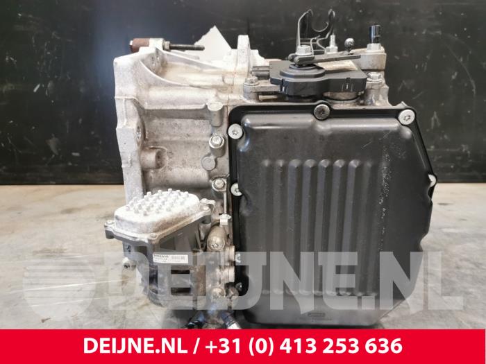 Gearbox from a Volvo XC60 I (DZ) 2.4 D5 20V 220 AWD Autom. 2017
