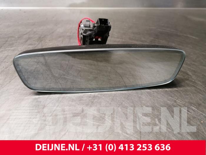 Używane Lusterko wewnetrzne Porsche Taycan (Y1A) 4S Cena € 181,50 Z VAT oferowane przez van Deijne Onderdelen Uden B.V.