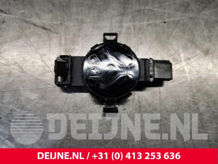 Begagnade Regnsensor Porsche Taycan (Y1A) 4S Pris € 151,25 Inklusive moms erbjuds av van Deijne Onderdelen Uden B.V.