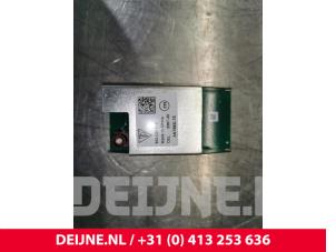 Used Antenna Porsche Taycan (Y1A) 4S Price € 42,35 Inclusive VAT offered by van Deijne Onderdelen Uden B.V.