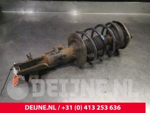 Used Front shock absorber rod, right Volvo S40 (VS) 1.8i 16V Price on request offered by van Deijne Onderdelen Uden B.V.
