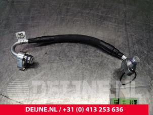 Używane Przewód klimatyzacji Porsche Taycan (Y1A) 4S Cena € 90,75 Z VAT oferowane przez van Deijne Onderdelen Uden B.V.