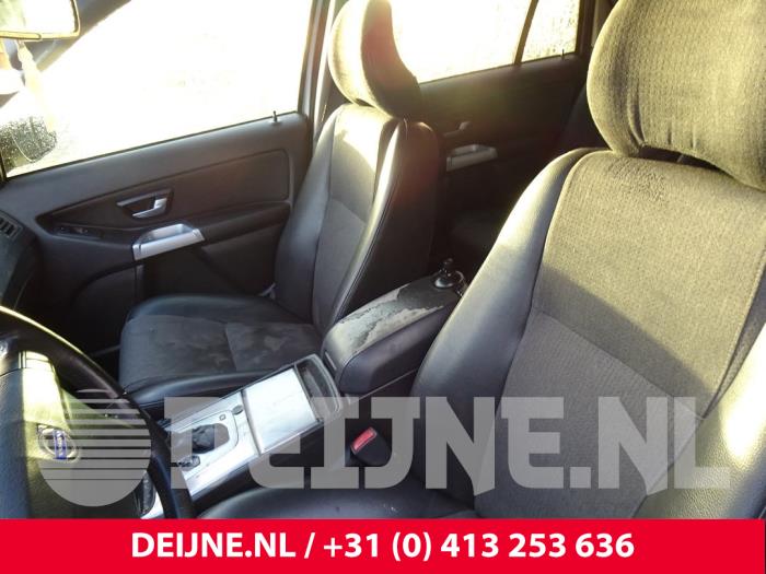 Seat, right from a Volvo XC90 I 2.5 T 20V 2003