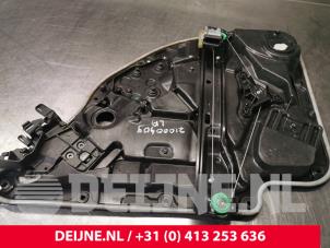 Używane Mechanizm szyby lewej tylnej wersja 4-drzwiowa Mercedes E (W213) E-220d 2.0 Turbo 16V Cena € 90,00 Procedura marży oferowane przez van Deijne Onderdelen Uden B.V.