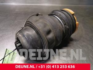 Used Air spring Porsche Taycan (Y1A) 4S Price € 726,00 Inclusive VAT offered by van Deijne Onderdelen Uden B.V.