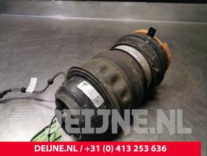 Gebrauchte Luftbalg Porsche Taycan (Y1A) 4S Preis € 726,00 Mit Mehrwertsteuer angeboten von van Deijne Onderdelen Uden B.V.