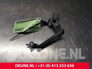 Gebrauchte Xenon Höhenregler Porsche Taycan (Y1A) 4S Preis auf Anfrage angeboten von van Deijne Onderdelen Uden B.V.