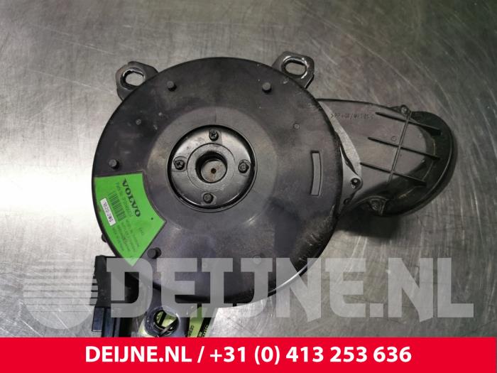 Używane Glosnik Volvo XC40 (XZ) 1.5 T3 12V Cena € 50,00 Procedura marży oferowane przez van Deijne Onderdelen Uden B.V.