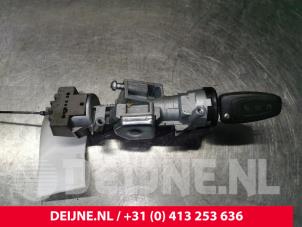 Usados Cerradura de contacto y llave Ford Transit Connect (PJ2) 1.6 TDCi 16V 115 Precio € 151,25 IVA incluido ofrecido por van Deijne Onderdelen Uden B.V.