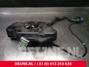 Used Adblue Tank Mercedes Vito (447.6) 2.2 119 CDI 16V BlueTEC Price € 151,25 Inclusive VAT offered by van Deijne Onderdelen Uden B.V.