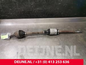 Begagnade Drivaxel, höger fram Opel Vivaro A Pris € 72,60 Inklusive moms erbjuds av van Deijne Onderdelen Uden B.V.