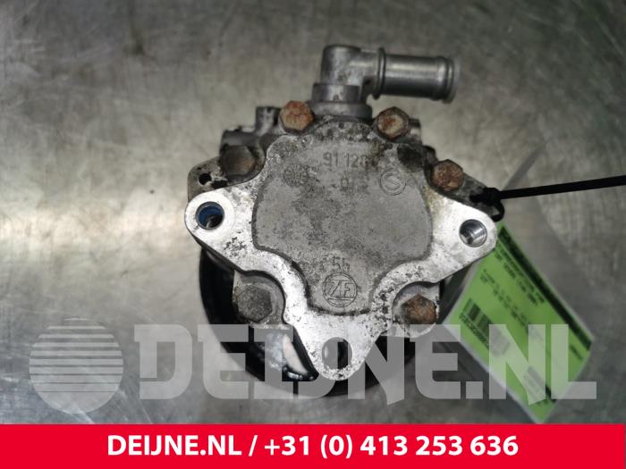 Usagé Pompe de direction Fiat Scudo (220Z) 1.9 D Prix € 90,75 Prix TTC proposé par van Deijne Onderdelen Uden B.V.