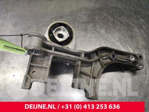 Used Engine mount Porsche Taycan (Y1A) 4S Price € 181,50 Inclusive VAT offered by van Deijne Onderdelen Uden B.V.