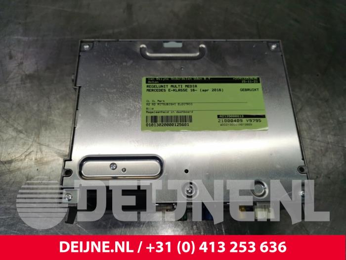 Używane Jednostka multimedialna Mercedes E (W213) E-220d 2.0 Turbo 16V Cena € 800,00 Procedura marży oferowane przez van Deijne Onderdelen Uden B.V.