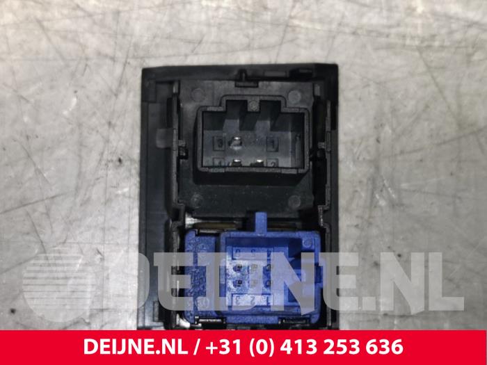 Panic lighting switch from a Volkswagen Golf VII (AUA) 2.0 R-line 4Motion 16V 2020