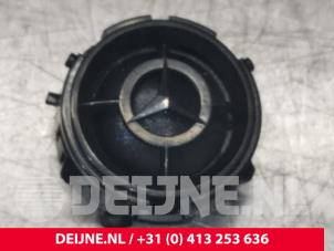 Używane Glosnik Mercedes C Estate (S205) C-350 e 2.0 16V Cena € 17,00 Procedura marży oferowane przez van Deijne Onderdelen Uden B.V.