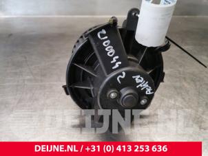 Usagé Moteur de ventilation chauffage Citroen Jumper (U9) 2.2 HDi 100 Euro 4 Prix € 60,50 Prix TTC proposé par van Deijne Onderdelen Uden B.V.