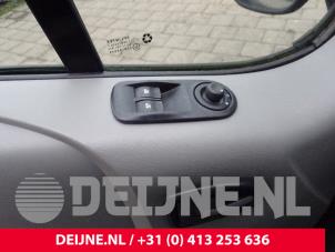 Usados Interruptor de ventanilla eléctrica Nissan Primastar 2.0 dCi 90 Precio € 30,25 IVA incluido ofrecido por van Deijne Onderdelen Uden B.V.