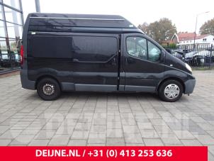 Used Door 2-door, right Nissan Primastar 2.0 dCi 90 Price on request offered by van Deijne Onderdelen Uden B.V.